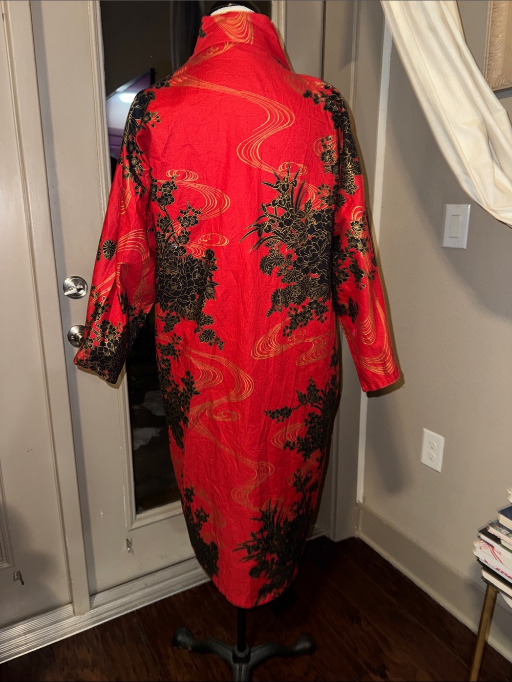 Red Kimono Robe Black Floral Gold Detail Authentic Japanese Adult One Size - Picture 4 of 11